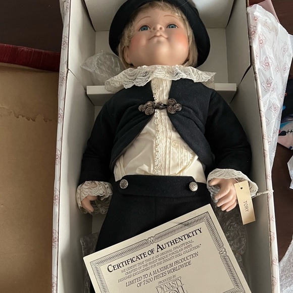 Dynasty Doll Collection - TORY - RARE Collectable Antique Vintage - Picture 6 of 6